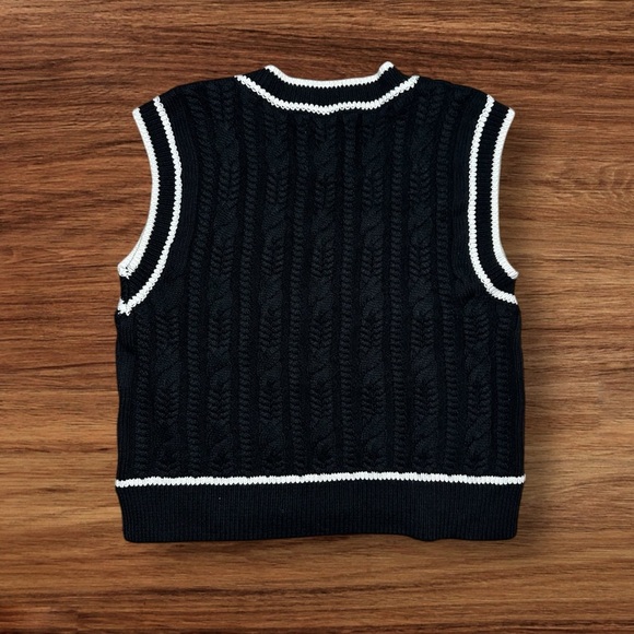 ABERCROMBIE & FITCH Cable-Knit Sweater Black White Vneck Vest - Picture 2 of 10